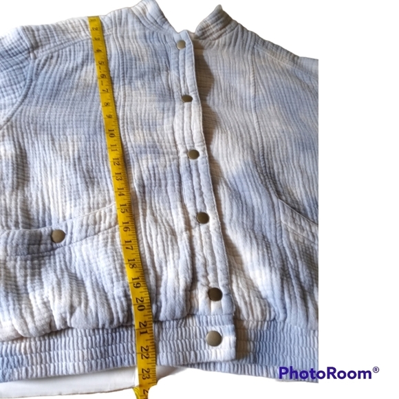 🍂 Universal Thread Cloud Bomber Jacket Light Blue & White Tie Dye  Size M - Picture 13 of 15